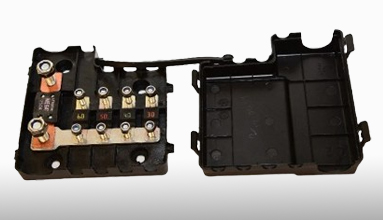 One Mega 4 midi Fuse Boxeses
